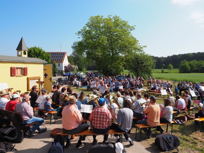 Posaunenchor beim Freiluftgottesdienst